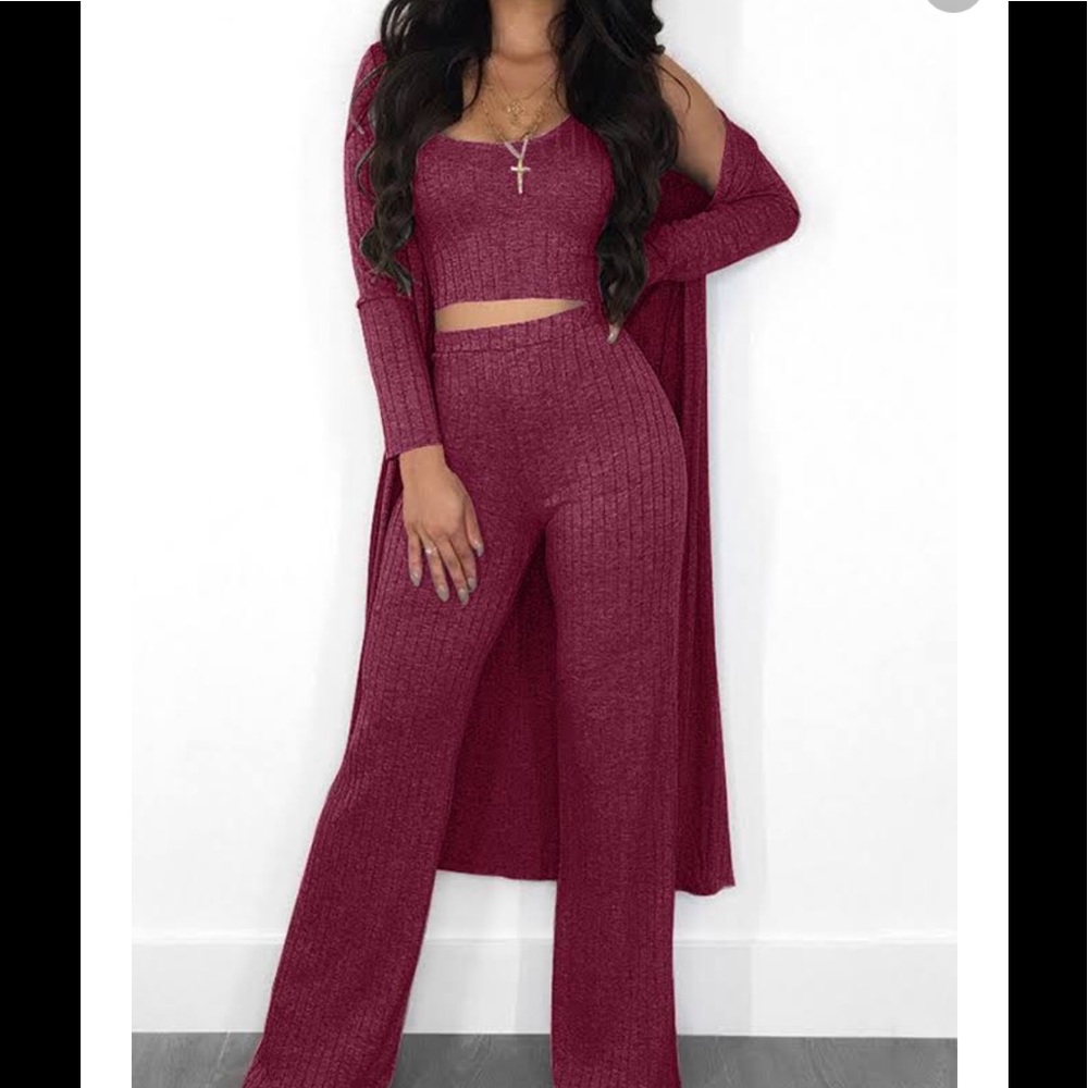 ‼️ISO knitted two or three piece outfit ‼️
